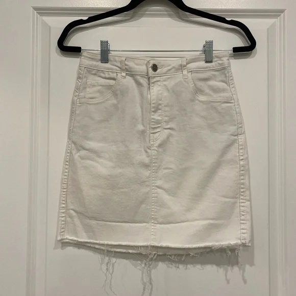 H&M WHITE DENIM SKIRT - Picture 1 of 4